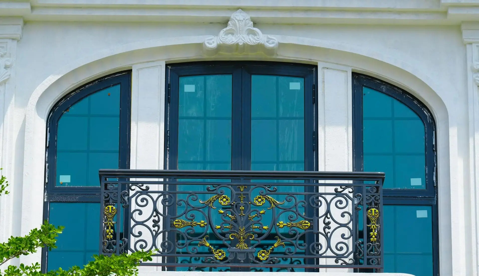 Hệ thống cửa sổ ngoại thất shophouse Noble Palace Tây Thăng Long